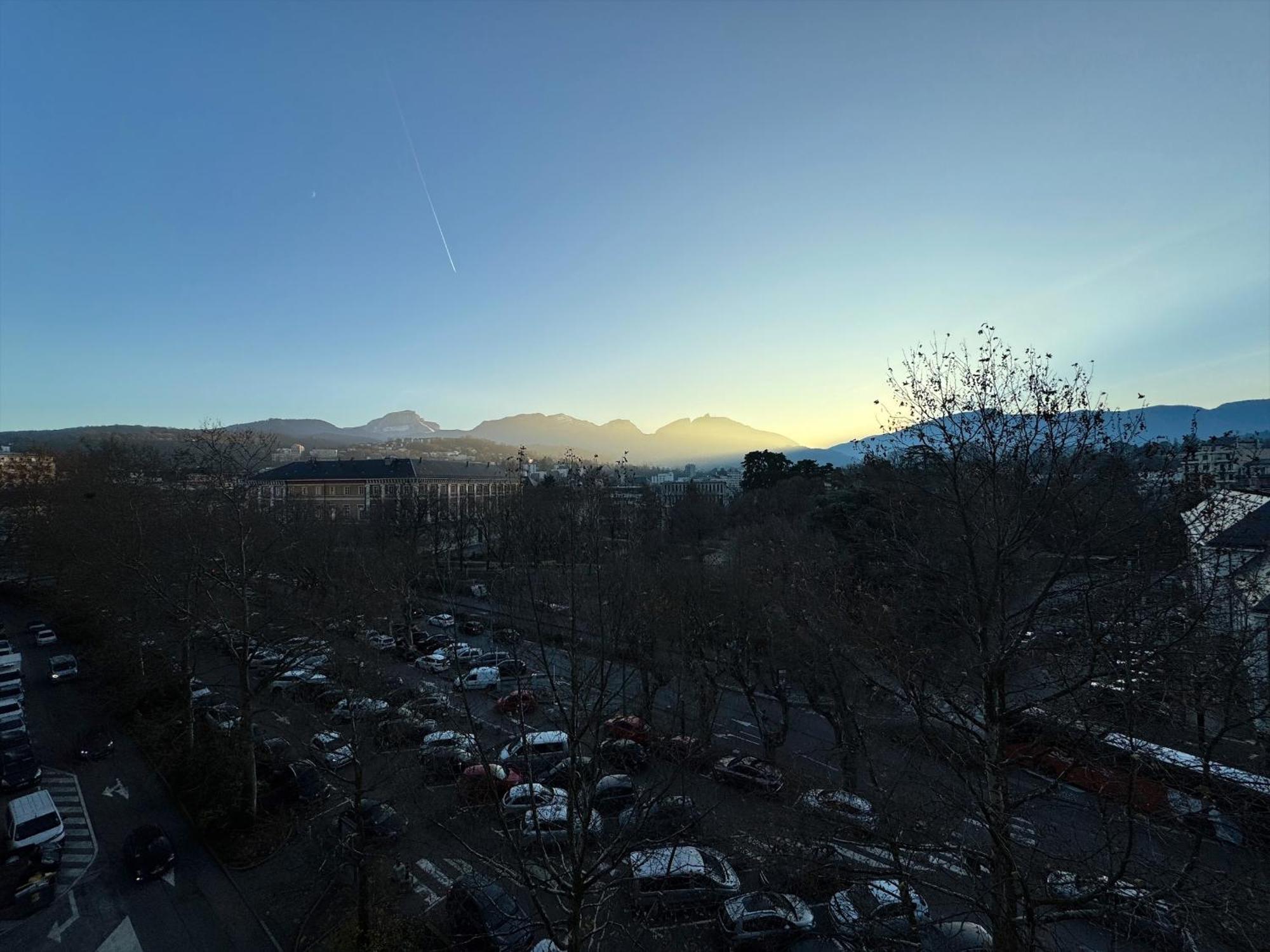 Logement Autour De Moi * * * * * Chambéry Zewnętrze zdjęcie