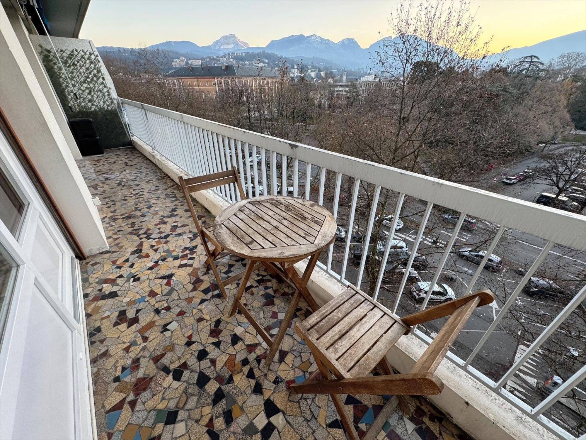 Logement Autour De Moi * * * * * Chambéry Zewnętrze zdjęcie