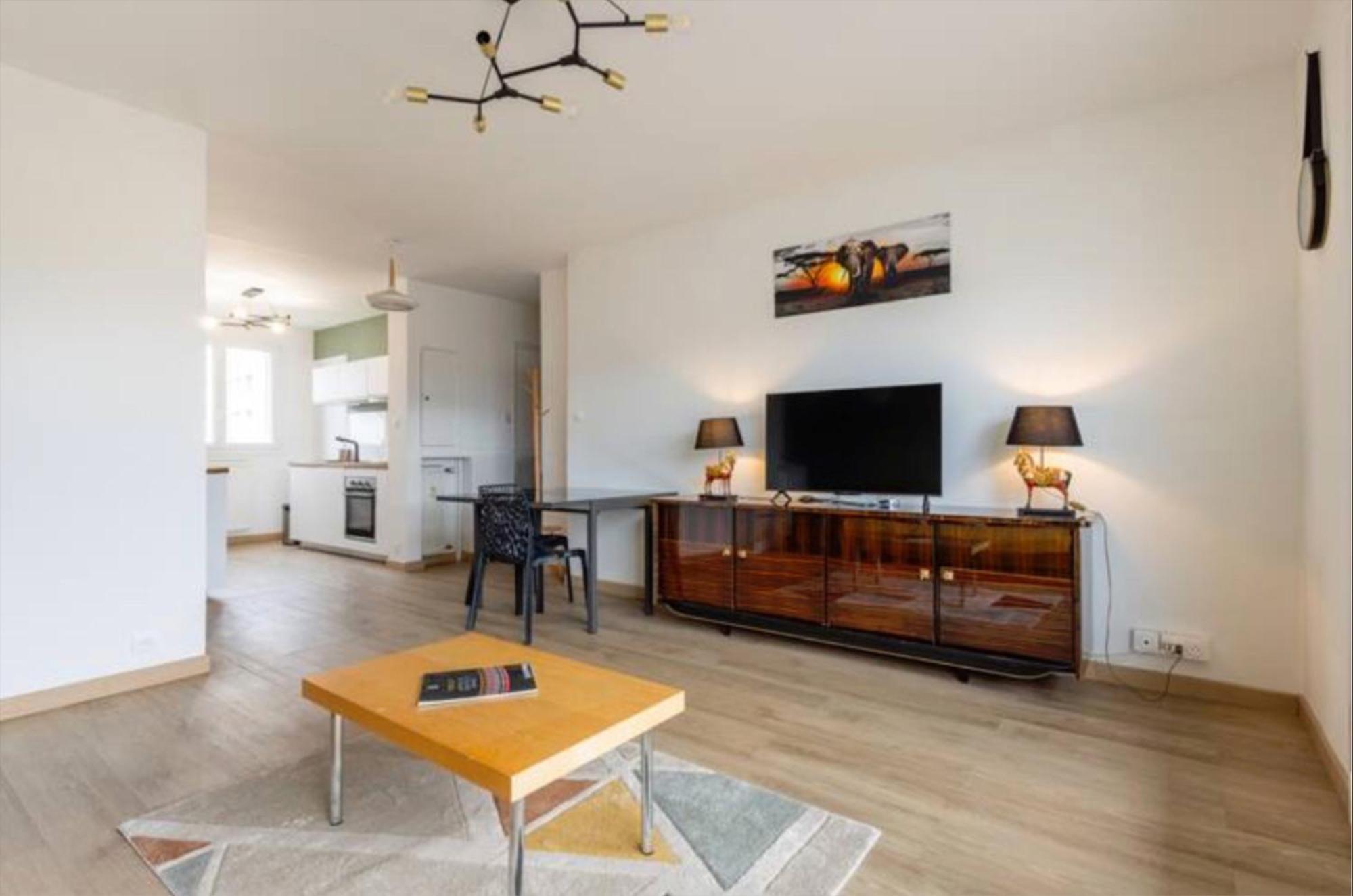 Logement Autour De Moi * * * * * Chambéry Zewnętrze zdjęcie